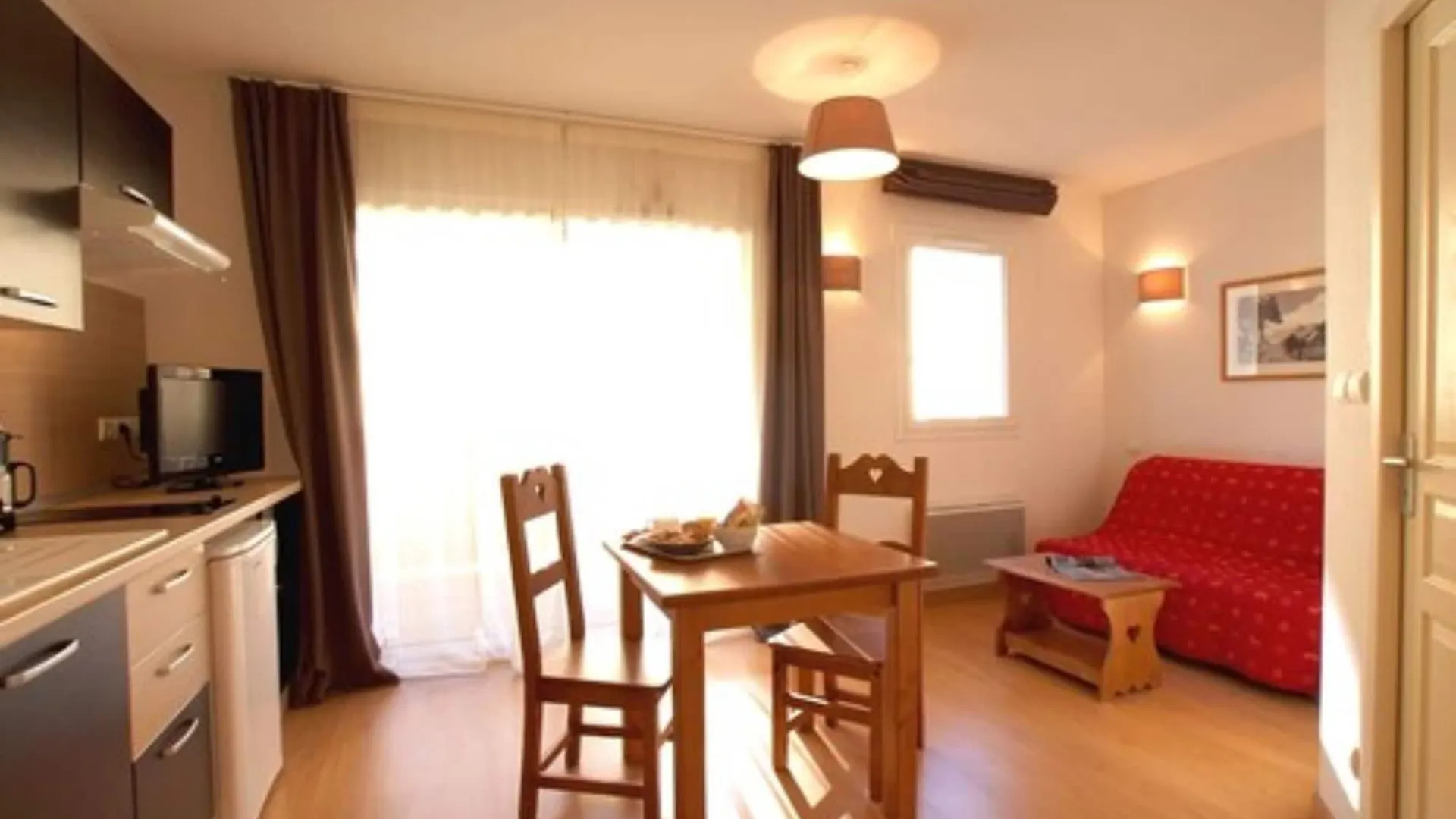 Residence De Tourisme Domaine De La Vallee D'Ax Ax-les-Thermes 3*,