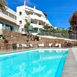 https://la-parenthese-bormes-les-mimosas.fr-provencehotel.com